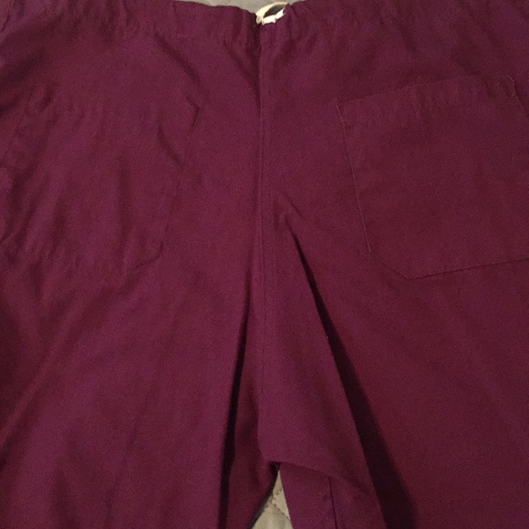 Medical uniforms - Picture 2 of 4